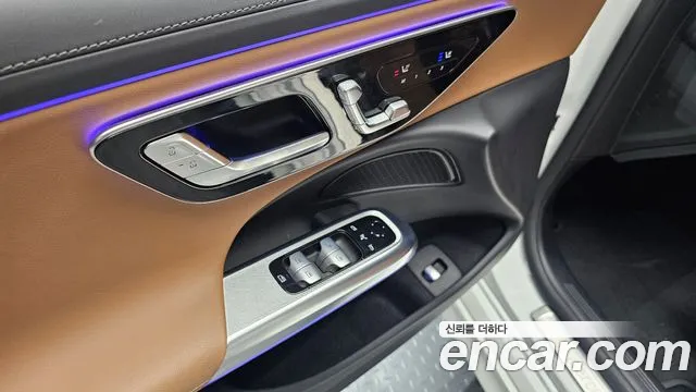 Mercedes-Benz E-Class — Фото автомобиля 18