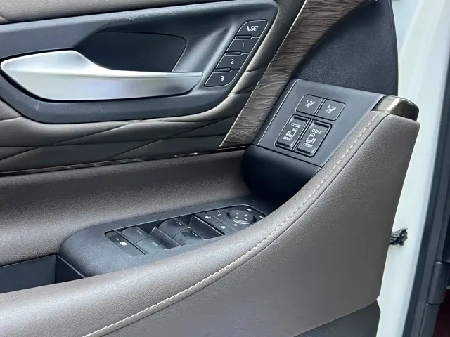 Toyota Vellfire — Фото автомобиля 23