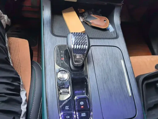 GAC Trumpchi GS8 — Фото автомобиля 15