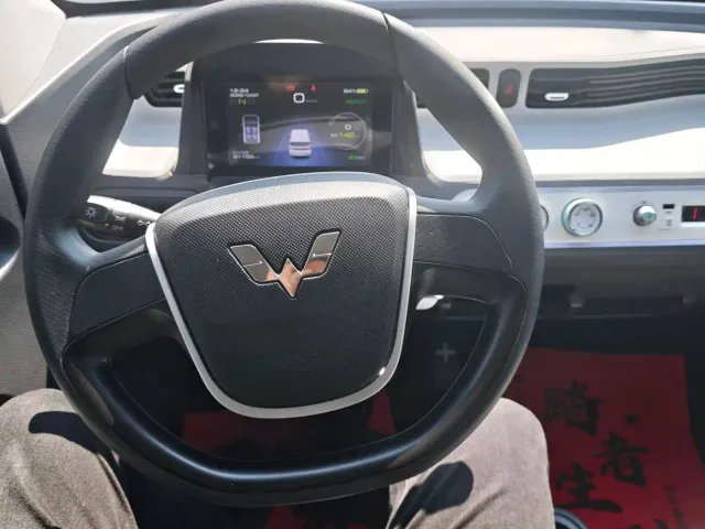 Wuling Hongguang Mini EV — Фото автомобиля 10