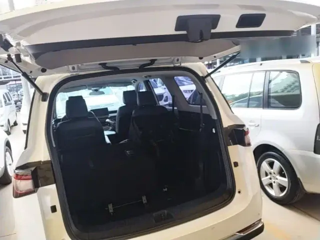 Wuling Jiachen — Фото автомобиля 18