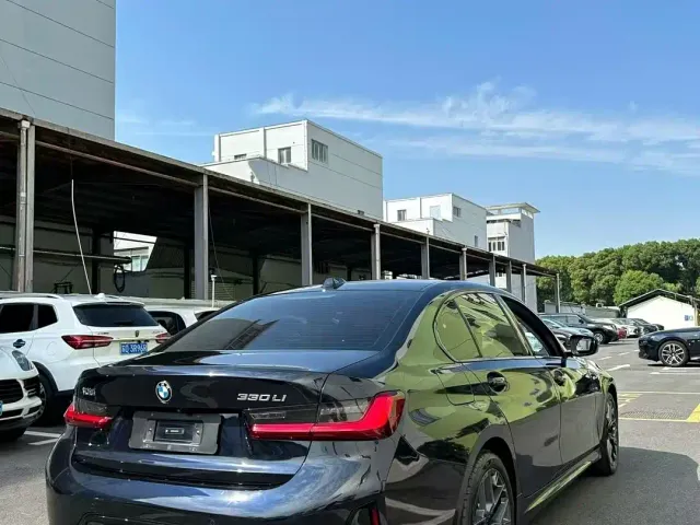BMW 3 Series — Фото автомобиля 9