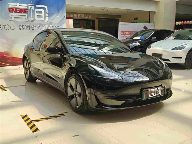 Фотография автомобиля — Tesla Model 3