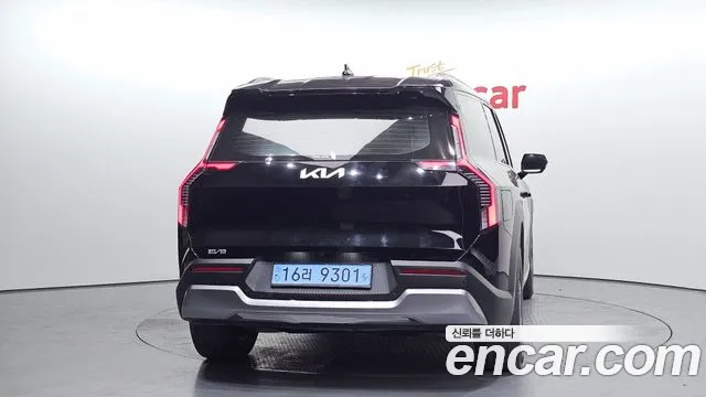 Kia EV9 — Фото автомобиля 4