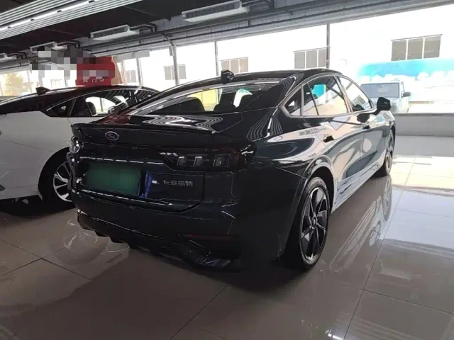 Ford Mondeo — Фото автомобиля 6