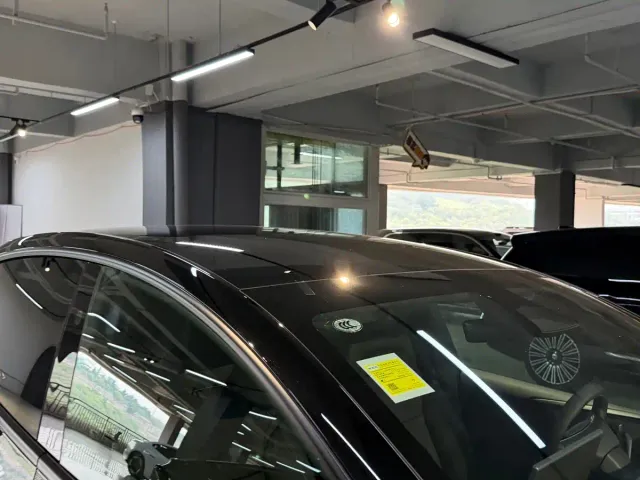 Tesla Model Y L — Фото автомобиля 5