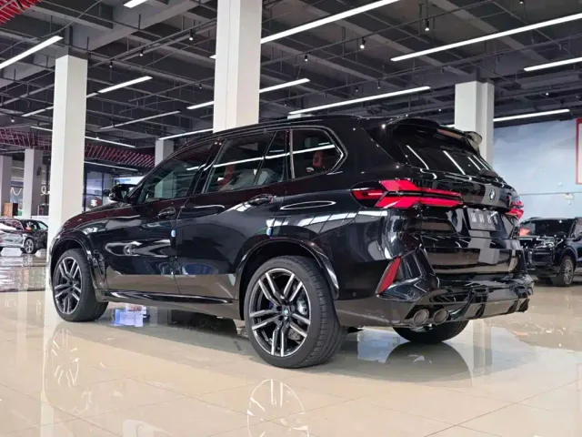 BMW X5 M — Фото автомобиля 11