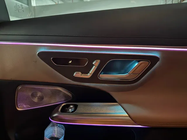 Mercedes-Benz E-Class — Фото автомобиля 17