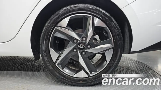 Hyundai Avante CN7 — Фото автомобиля 20