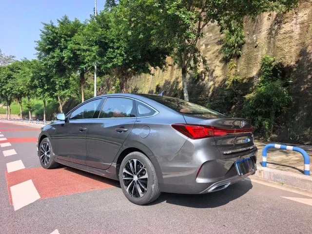 Changan Eado — Фото автомобиля 5