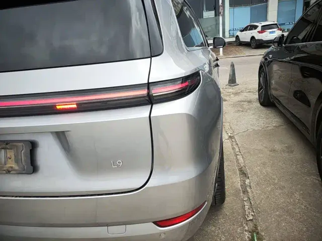 Li Auto Li Xiang L9 2022 Max — Фото автомобиля 7