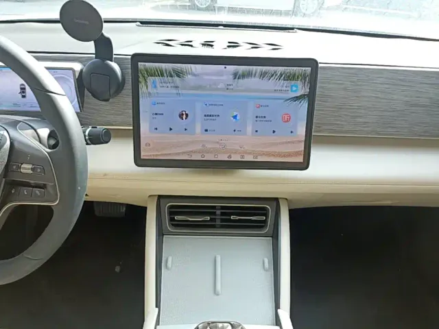 BYD Qin L — Фото автомобиля 12