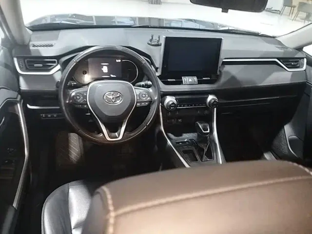 Toyota RAV4 — Фото автомобиля 9