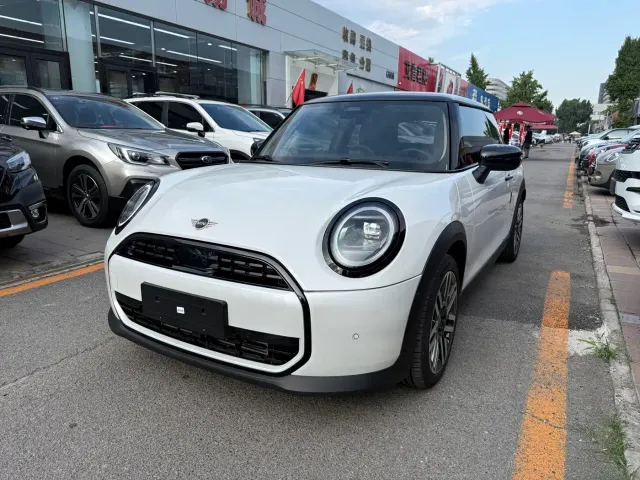 MINI Hatch — Фото автомобиля 3