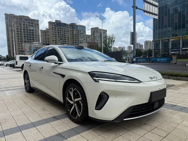 BYD Seal 07 DM-i — Фото автомобиля 3