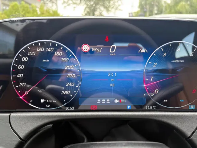 Mercedes-Benz E-Class — Фото автомобиля 10