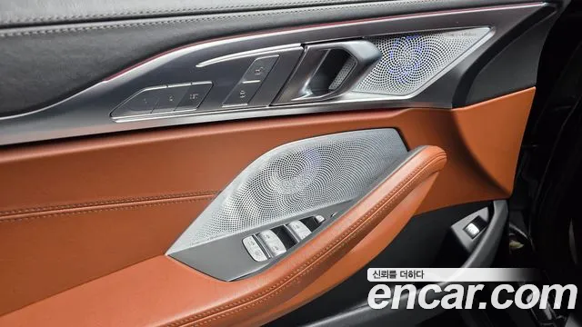 BMW 8-Series — Фото автомобиля 17