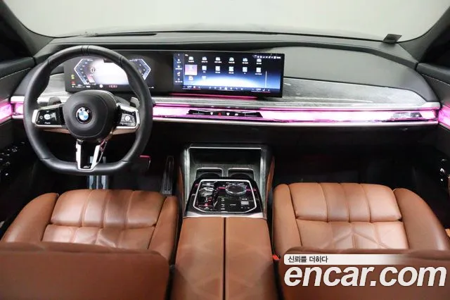 BMW 7-Series 7 серия (G70) 740i xDrive M Sport — Фото автомобиля 5