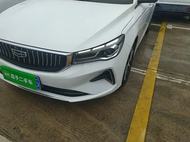Geely Emgrand — Фото автомобиля 23