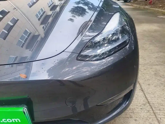 Tesla Model Y — Фото автомобиля 17
