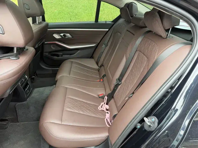 BMW 3 Series — Фото автомобиля 12