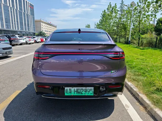 Luxeed R7 — Фото автомобиля 4