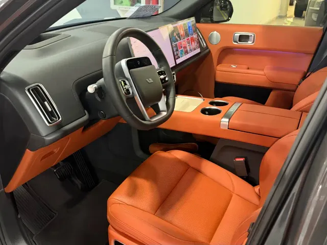 Li Auto L8 — Фото автомобиля 7