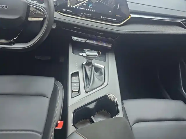 Changan X5 Plus — Фото автомобиля 16