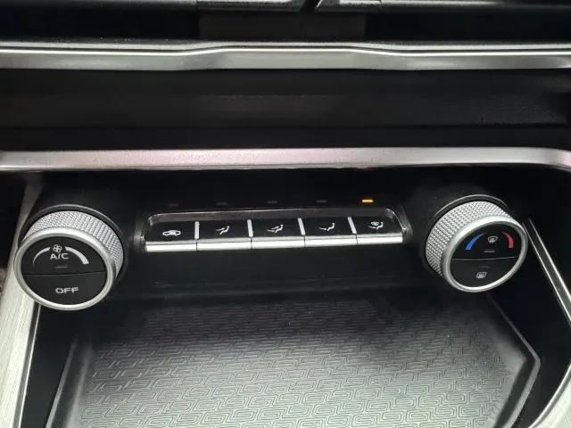 Geely Binyue — Фото автомобиля 15