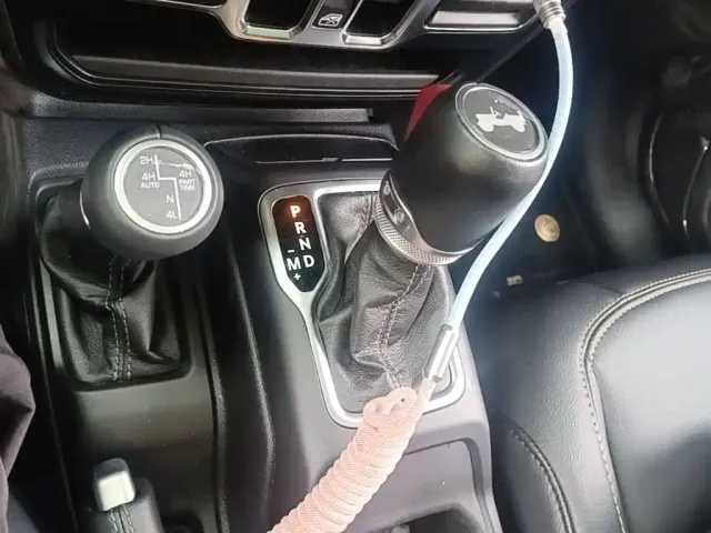 Jeep Wrangler — Фото автомобиля 13