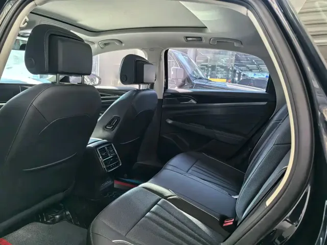 Volkswagen Passat — Фото автомобиля 8