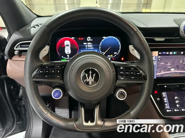 Maserati Grecale — Фото автомобиля 7
