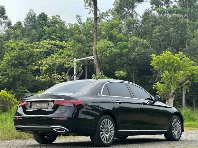 Mercedes-Benz E-Class — Фото автомобиля 6