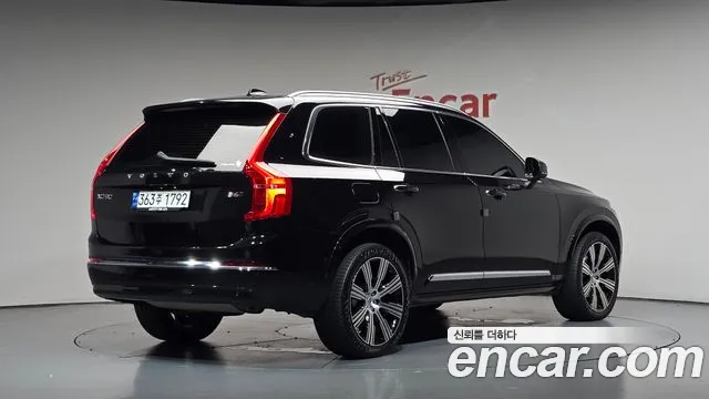 Volvo XC90 — Фото автомобиля 2