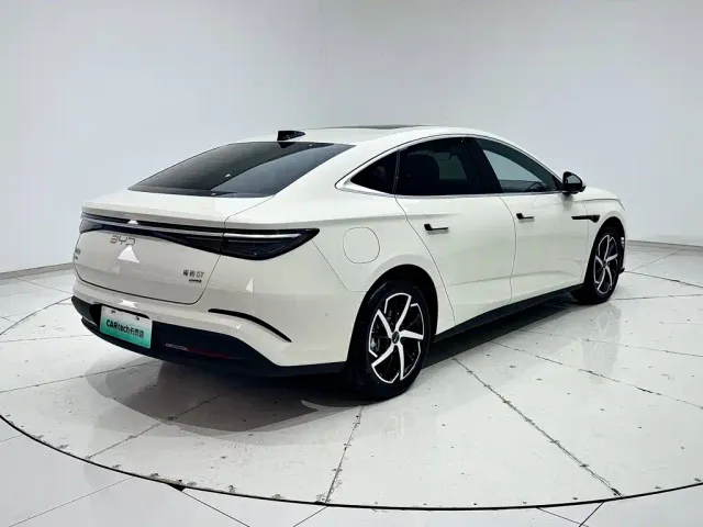 BYD Seal 07 DM-i — Фото автомобиля 27
