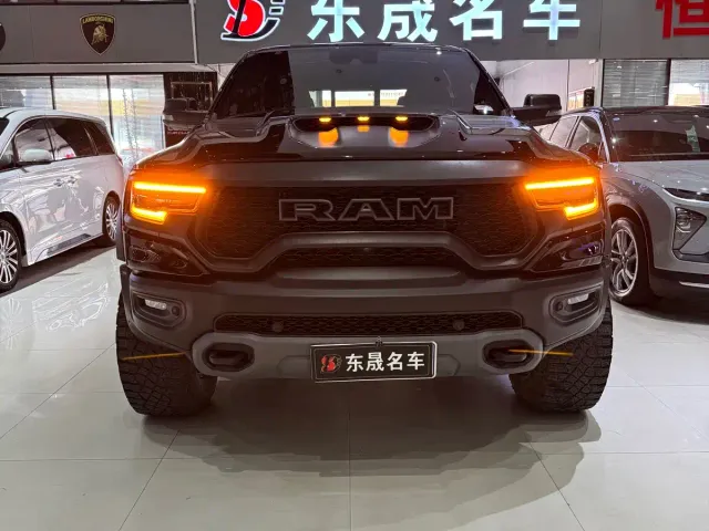 RAM Trucks — Фото автомобиля 2