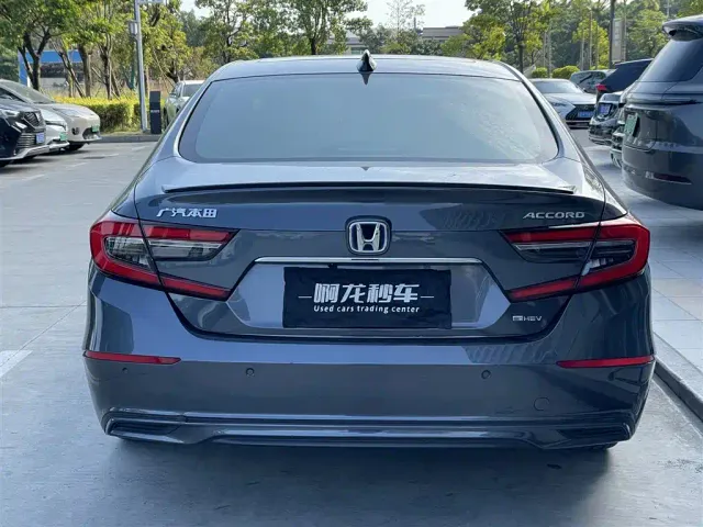 Honda Accord — Фото автомобиля 6