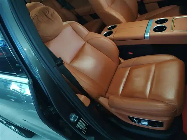 Li Auto L8 — Фото автомобиля 24