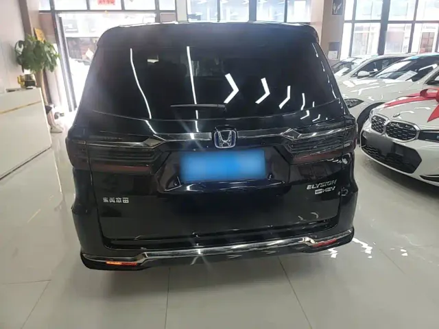 Honda Elysion — Фото автомобиля 5