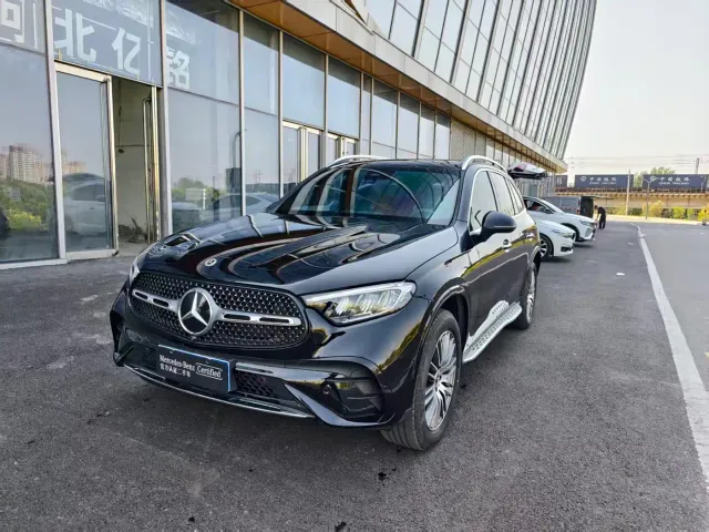 Фотография автомобиля — Mercedes-Benz GLC-Class