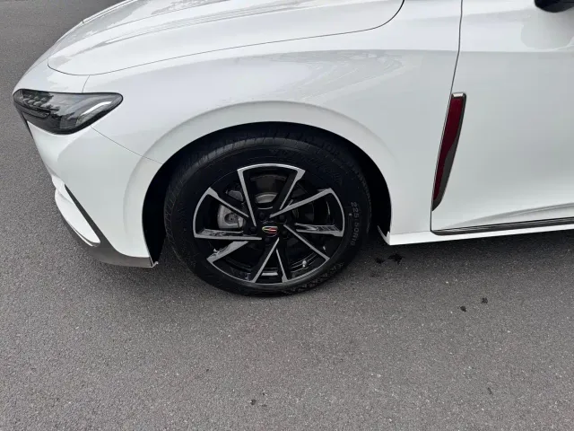 Hongqi H6 — Фото автомобиля 19