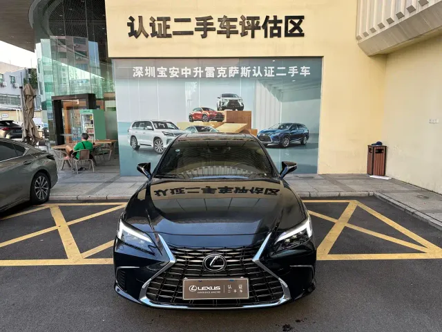 Lexus ES — Фото автомобиля 6