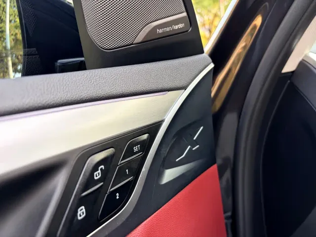 BMW iX3 — Фото автомобиля 12