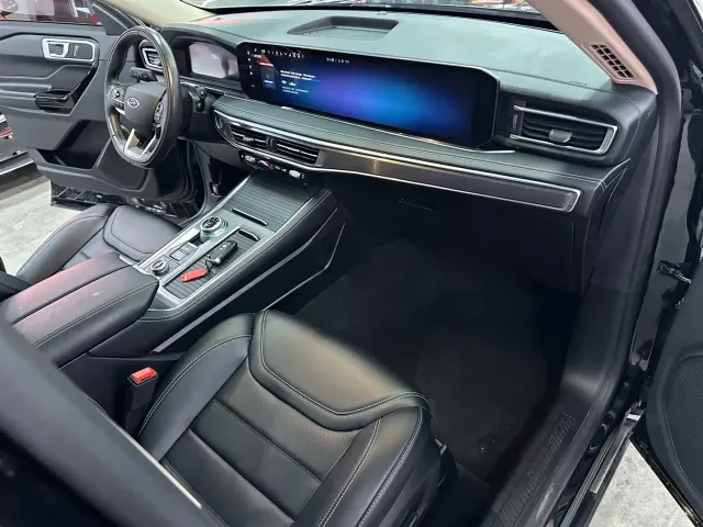 Ford Explorer — Фото автомобиля 9
