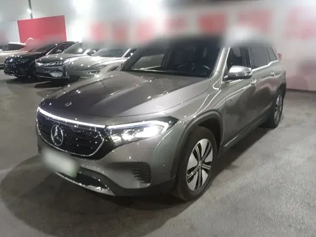 Фотография автомобиля — Mercedes-Benz EQB