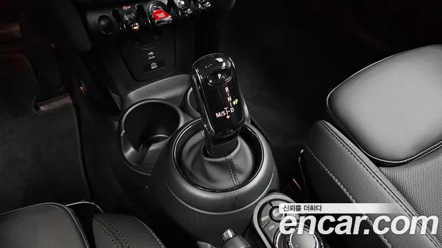 Mini Cooper Cooper Classic — Фото автомобиля 9