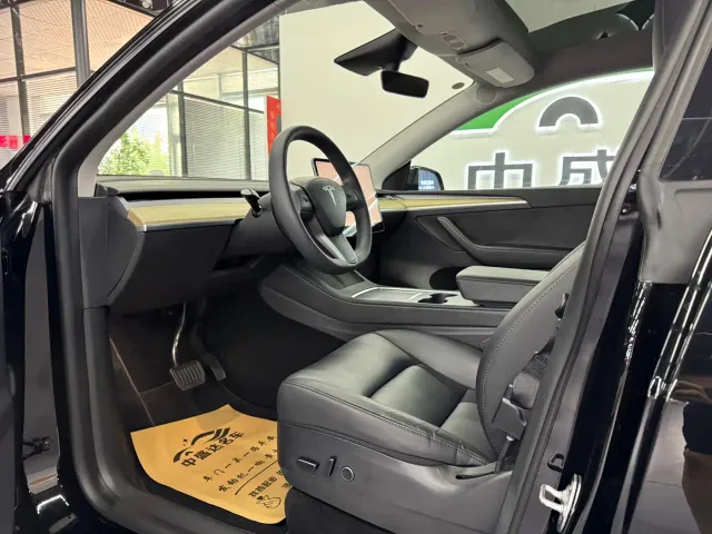 Tesla Model Y 2022 Facelift Rear-Wheel Drive Version — Фото автомобиля 7