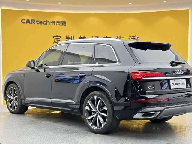 Audi Q7 — Фото автомобиля 6