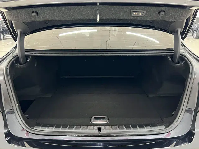 BMW 5 Series — Фото автомобиля 13