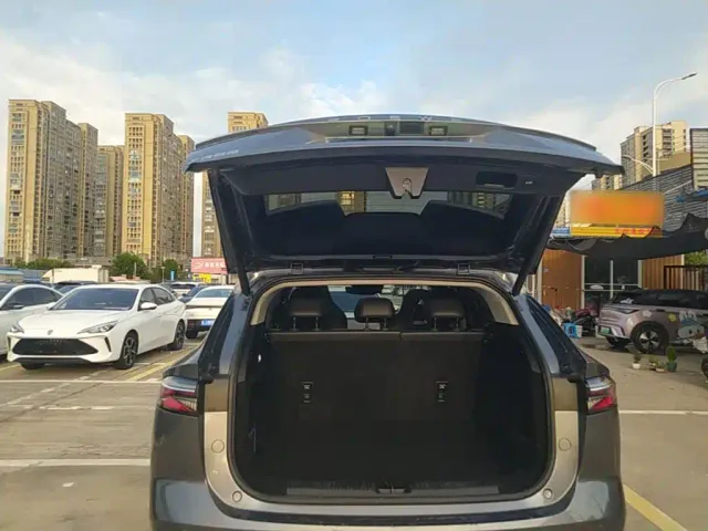 Roewe RX5 — Фото автомобиля 18